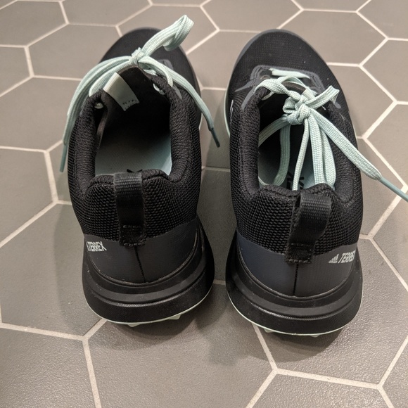 Adidas size 7 - Picture 5 of 8